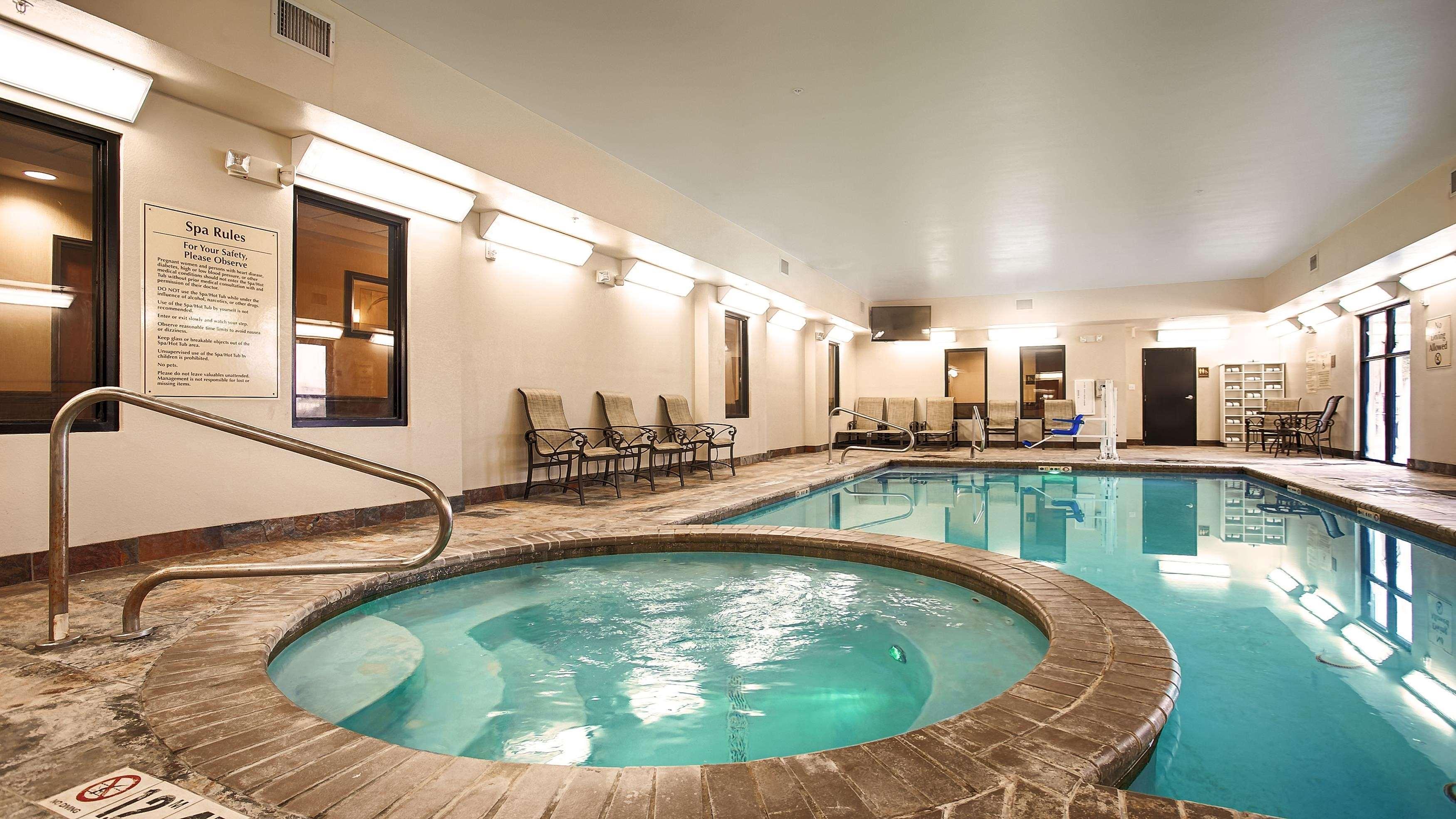 Best Western Plus Desoto Inn & Suites Mansfield Buitenkant foto