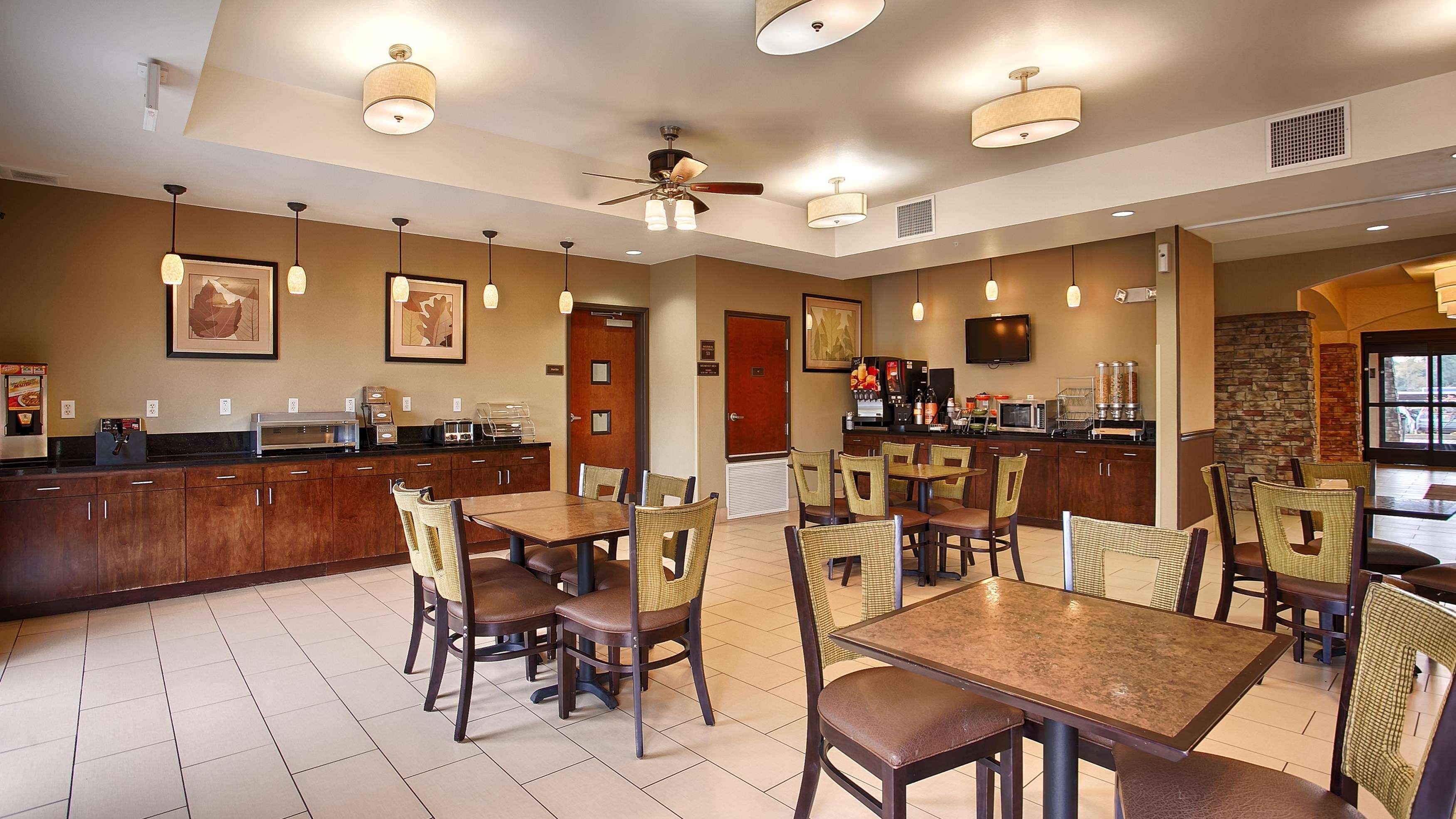 Best Western Plus Desoto Inn & Suites Mansfield Buitenkant foto